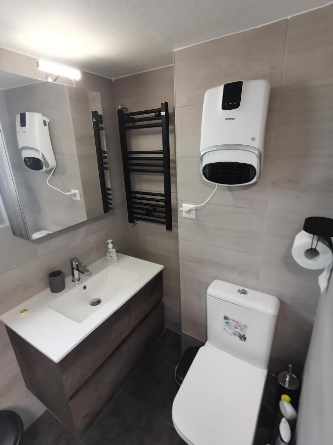 Penthouse Spacious W Super Wifi & Terrace, 2 Min From Metro Athene Buitenkant foto